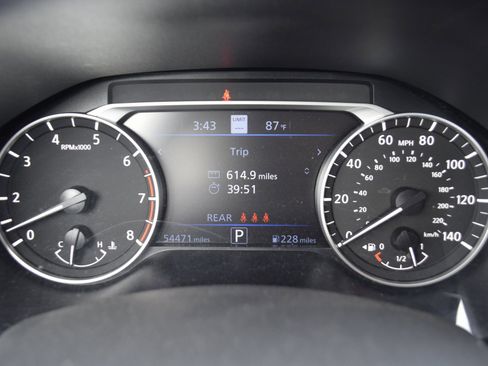 Used 2023 Nissan Altima 2.5 SV w/ SV Premium Package image 15