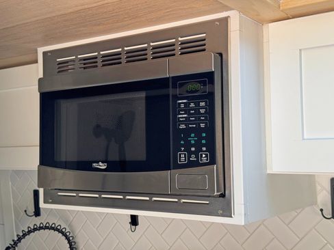 Used 2023 Mercedes-Benz Sprinter 2500 image 54