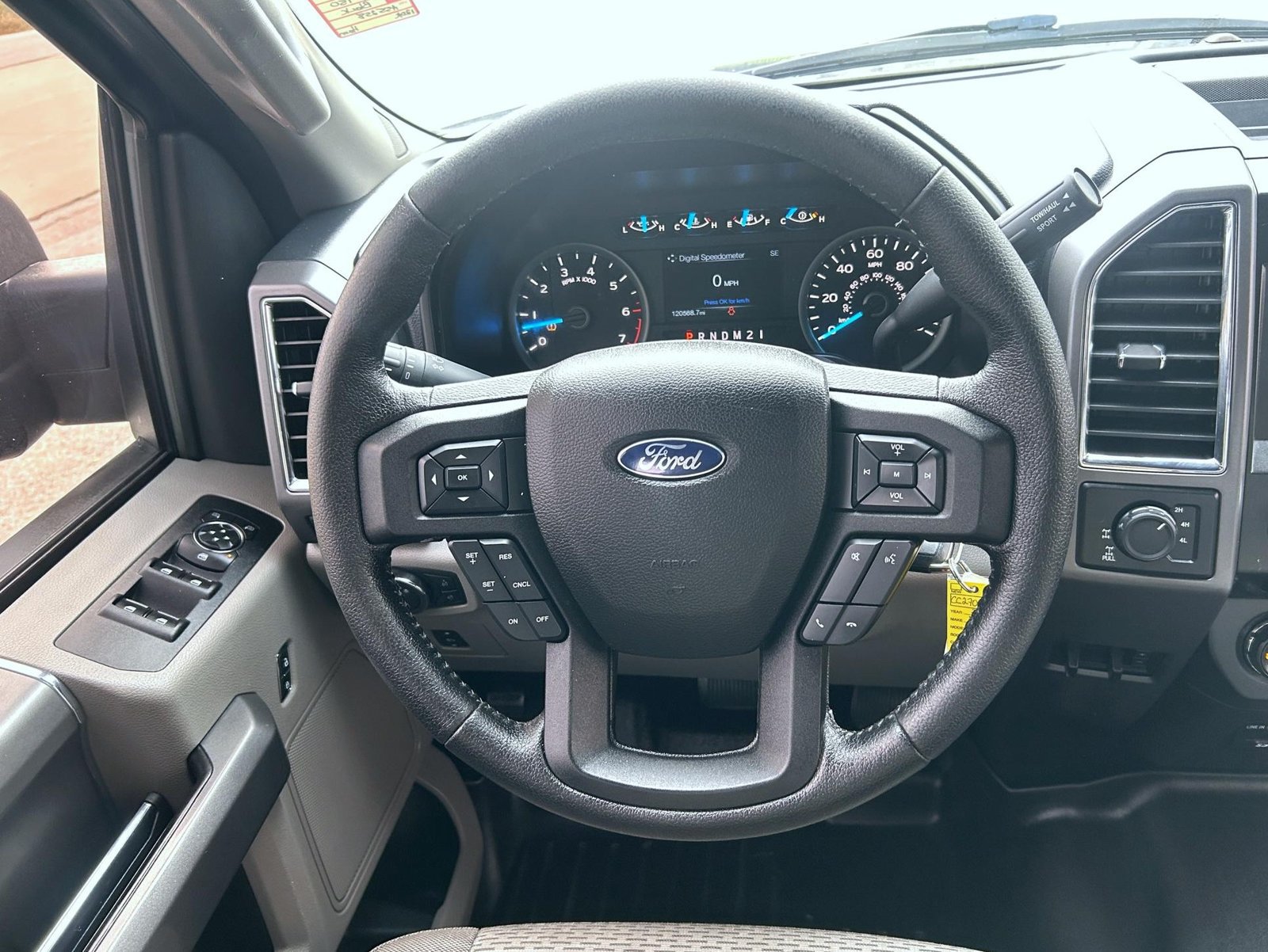 Used 2015 Ford F150 XLT w/ Equipment Group 302A Luxury AWD/4WD image 13