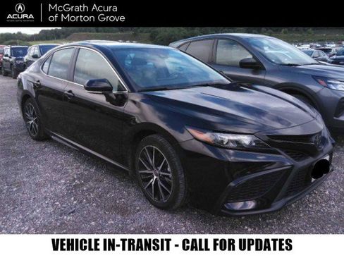 Used 2023 Toyota Camry SE w/ Cold Weather Package FWD image 1