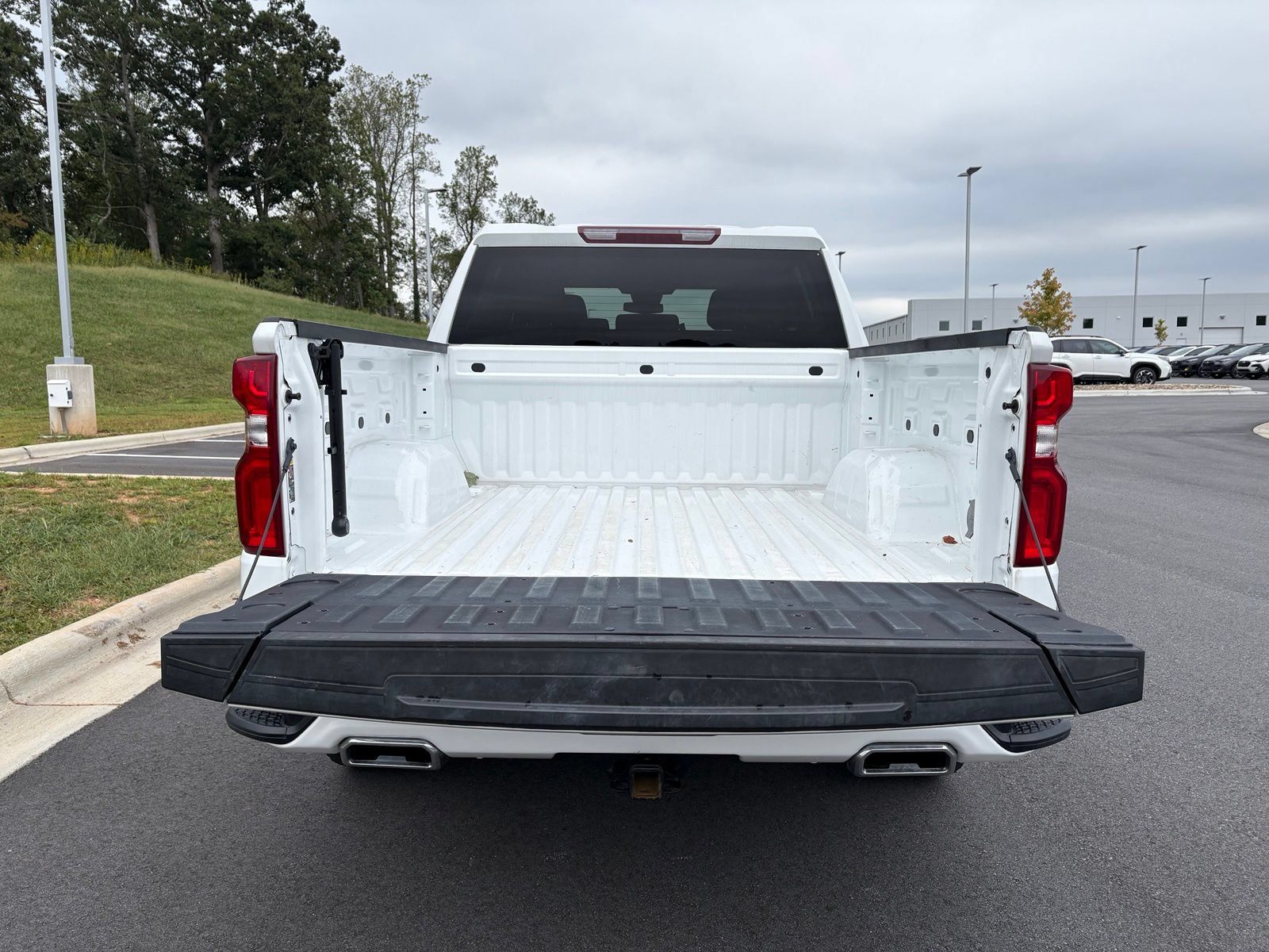 Used 2024 Chevrolet Silverado 1500 RST w/ Z71 Off-Road Package AWD/4WD image 11