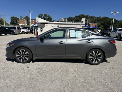 Used 2021 Nissan Sentra SV w/ SV Premium Package image 4