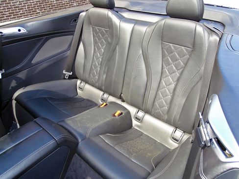 Used 2020 BMW M8 Convertible w/ Driving Assistance Package image 15