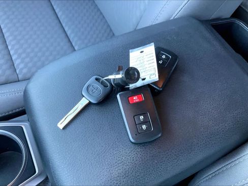 Used 2023 Toyota Tacoma SR5 w/ Technology Package image 14