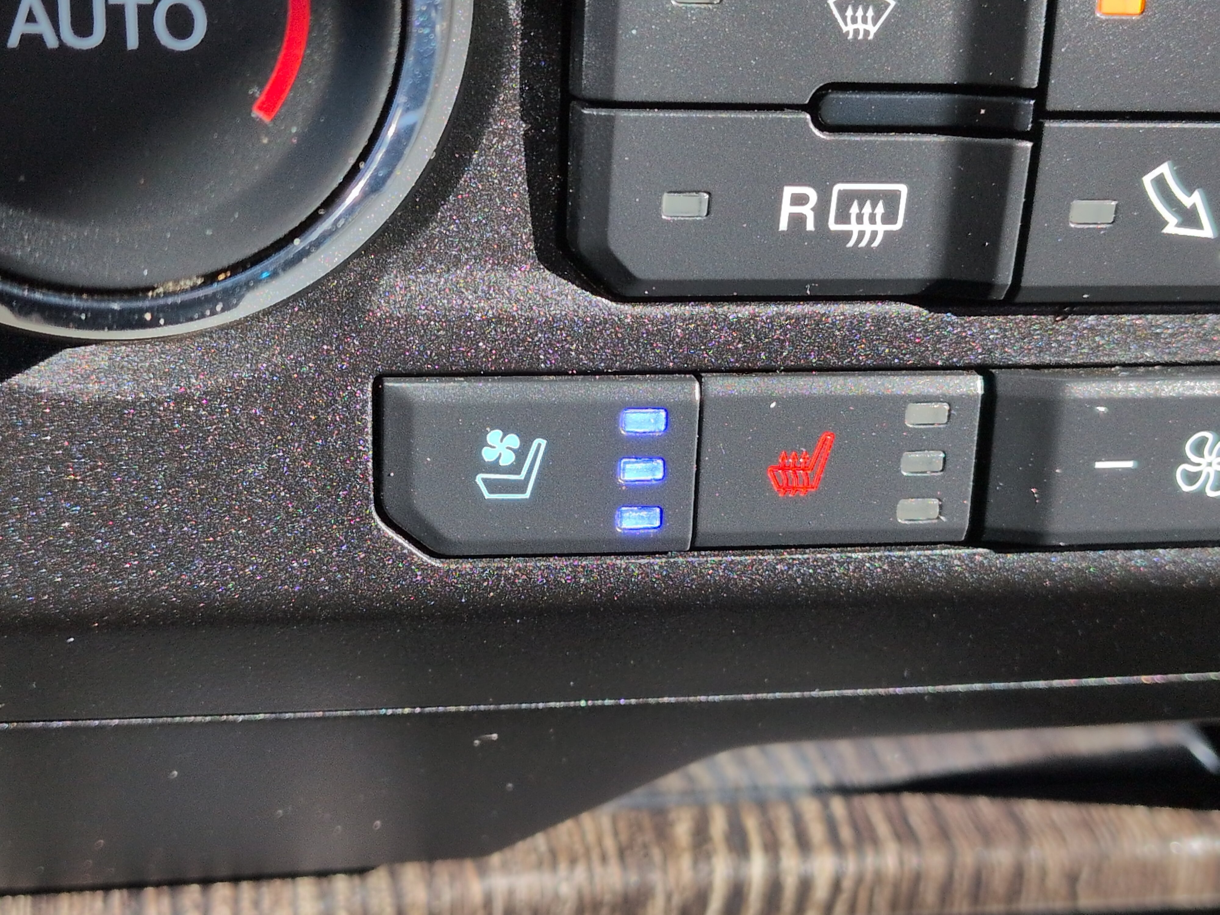 Used 2020 Ford F350 Lariat w/ Lariat Ultimate Package AWD/4WD image 22