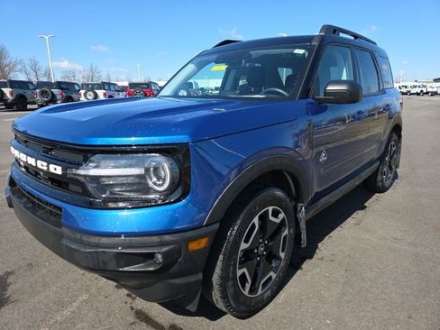 Certified 2023 Ford Bronco Sport Outer Banks w/ Tech Package AWD/4WD image 2