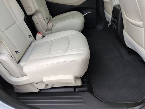 Used 2022 Buick Enclave Essence w/ Sound and Sites Package image 25