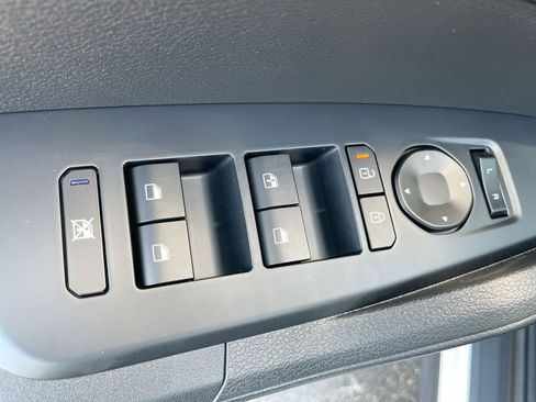 New 2026 Kia Sportage S image 38