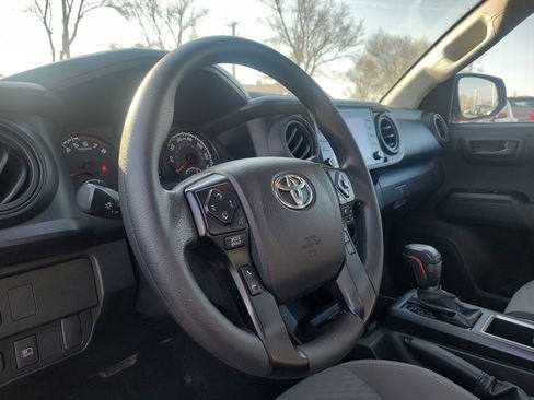 Used 2022 Toyota Tacoma SR image 14