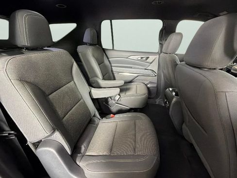 Used 2025 Chevrolet Traverse LT FWD image 31