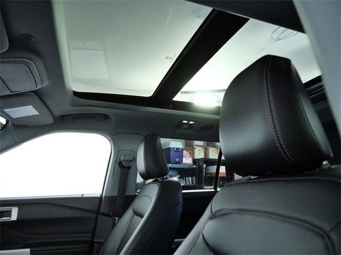 Certified 2023 Ford Explorer XLT w/ Equipment Group 202A image 17