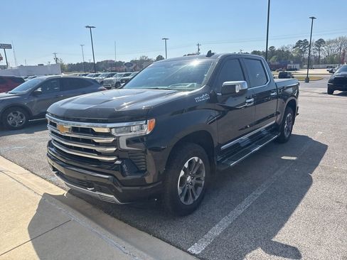 Used 2025 Chevrolet Silverado 1500 High Country w/ Technology Package image 2