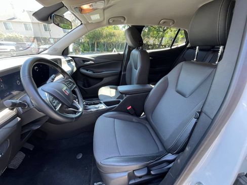 Used 2025 Buick Encore GX Preferred FWD image 21