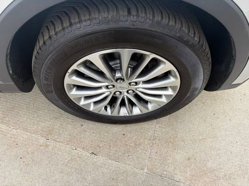 Used 2016 Lincoln MKX Select w/ Select Plus Package AWD/4WD image 10