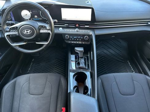 Used 2024 Hyundai Elantra SEL w/ Convenience Package image 13