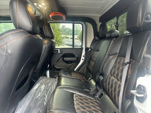 Used 2023 Jeep Gladiator Sport AWD/4WD image 13