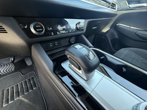 Used 2025 Mitsubishi Outlander SE FWD image 16