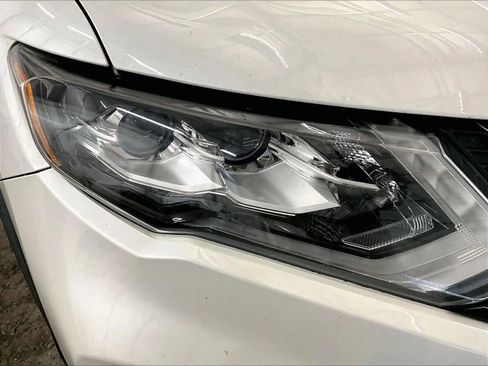 Used 2019 Nissan Rogue SL w/ Premium Package image 27