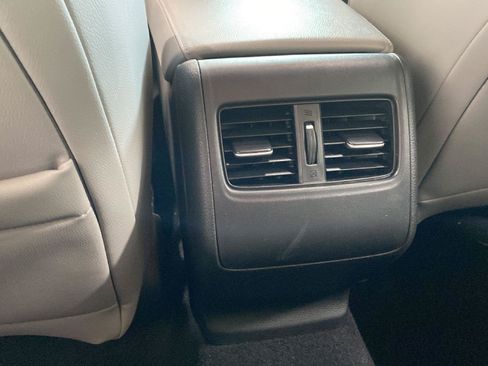 Used 2018 Honda Accord Touring image 23