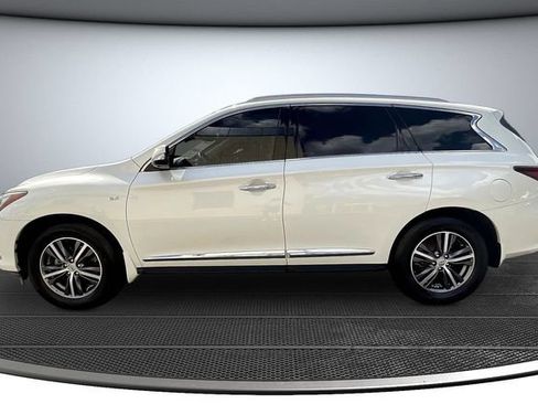 Used 2018 INFINITI QX60 FWD w/ Premium Plus Package image 8
