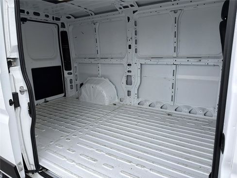 Used 2025 RAM ProMaster 2500 w/ Convenience Group FWD image 15