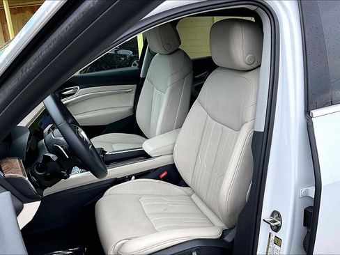 Used 2019 Audi e-tron Prestige AWD/4WD image 9