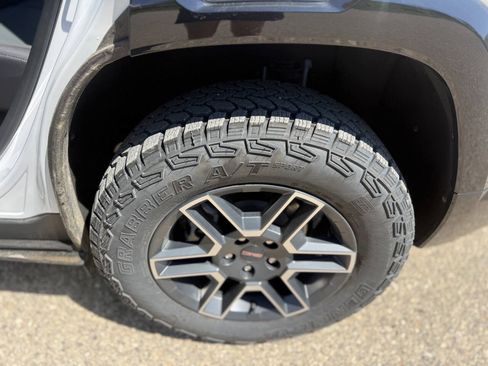 Used 2026 GMC Terrain AT4 AWD/4WD image 22