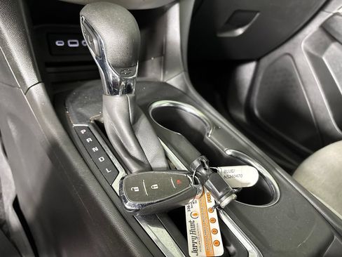 Used 2022 Chevrolet Equinox LS FWD image 14
