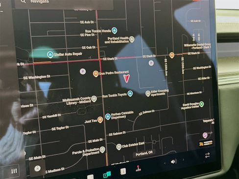 Used 2021 Tesla Model S Plaid image 11