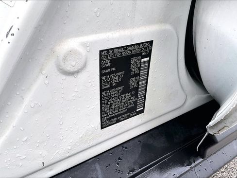 Used 2017 Nissan Rogue SV AWD/4WD image 36