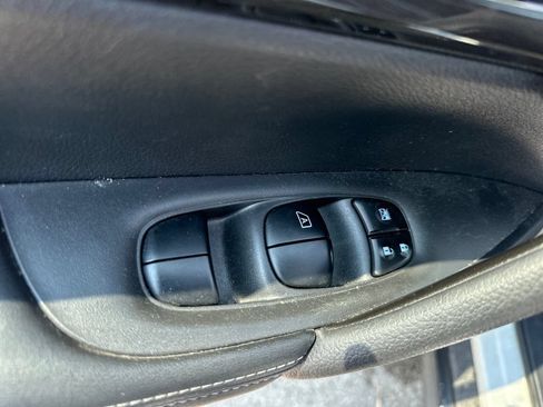 Used 2020 Nissan Rogue SV FWD image 13