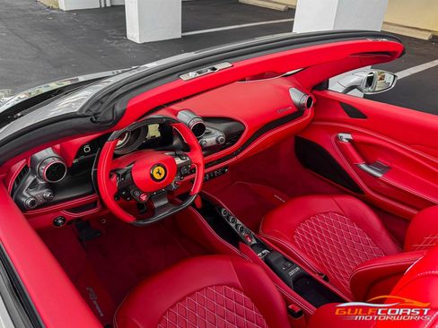 Used 2021 Ferrari F8 Tributo image 2