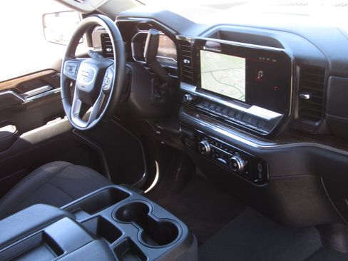 Used 2025 GMC Sierra 1500 Elevation image 10