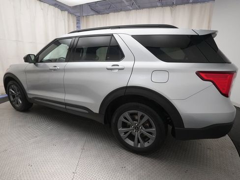 Used 2023 Ford Explorer XLT w/ Equipment Group 202A AWD/4WD image 34