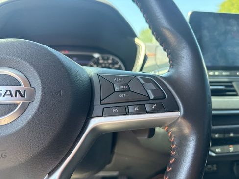 Used 2022 Nissan Altima 2.5 SR w/ Midnight Edition Package image 8