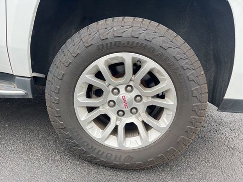 Used 2019 GMC Yukon XL SLT w/ Open Road Package RWD image 10