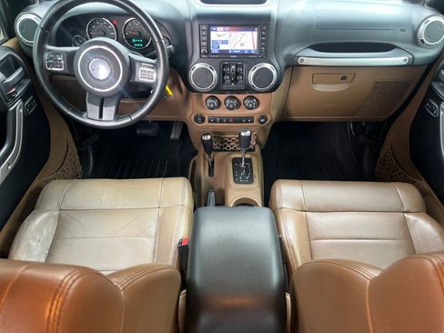 Used 2012 Jeep Wrangler Unlimited Sahara w/ Connectivity Group image 16