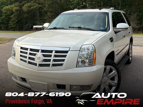 Used 2011 Cadillac Escalade Premium AWD/4WD image 1