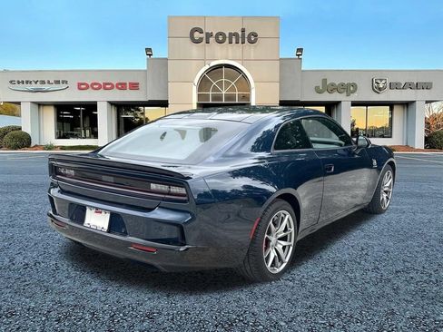 Used 2024 Dodge Charger Daytona Scat Pack w/ Plus Group AWD/4WD image 4