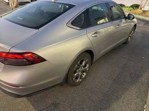 Used 2023 Honda Accord EX image 6