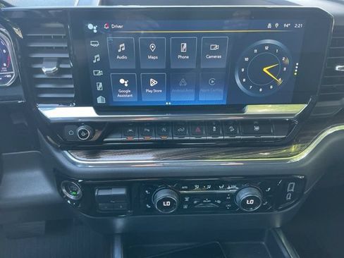 Used 2024 Chevrolet Silverado 1500 LT Trail Boss w/ LT Trail Boss Premium Package AWD/4WD image 15