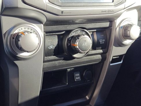 Used 2018 Toyota 4Runner SR5 Premium image 19