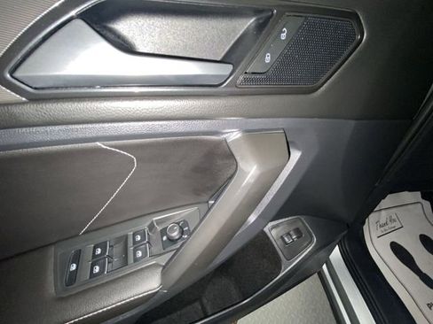 Used 2022 Volkswagen Tiguan SE AWD/4WD image 13