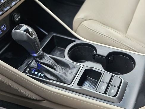 Used 2018 Ford Escape SEL image 25