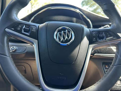 Used 2021 Buick Encore Preferred w/ Safety Package II image 22