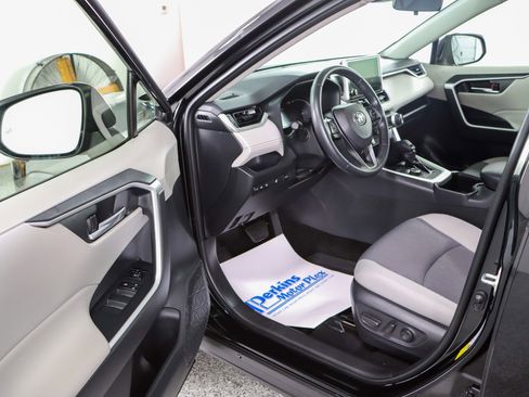 Used 2023 Toyota RAV4 XLE w/ Convenience Package AWD/4WD image 3