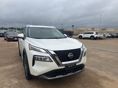 Certified 2023 Nissan Rogue SL w/ SL Premium Package image 3