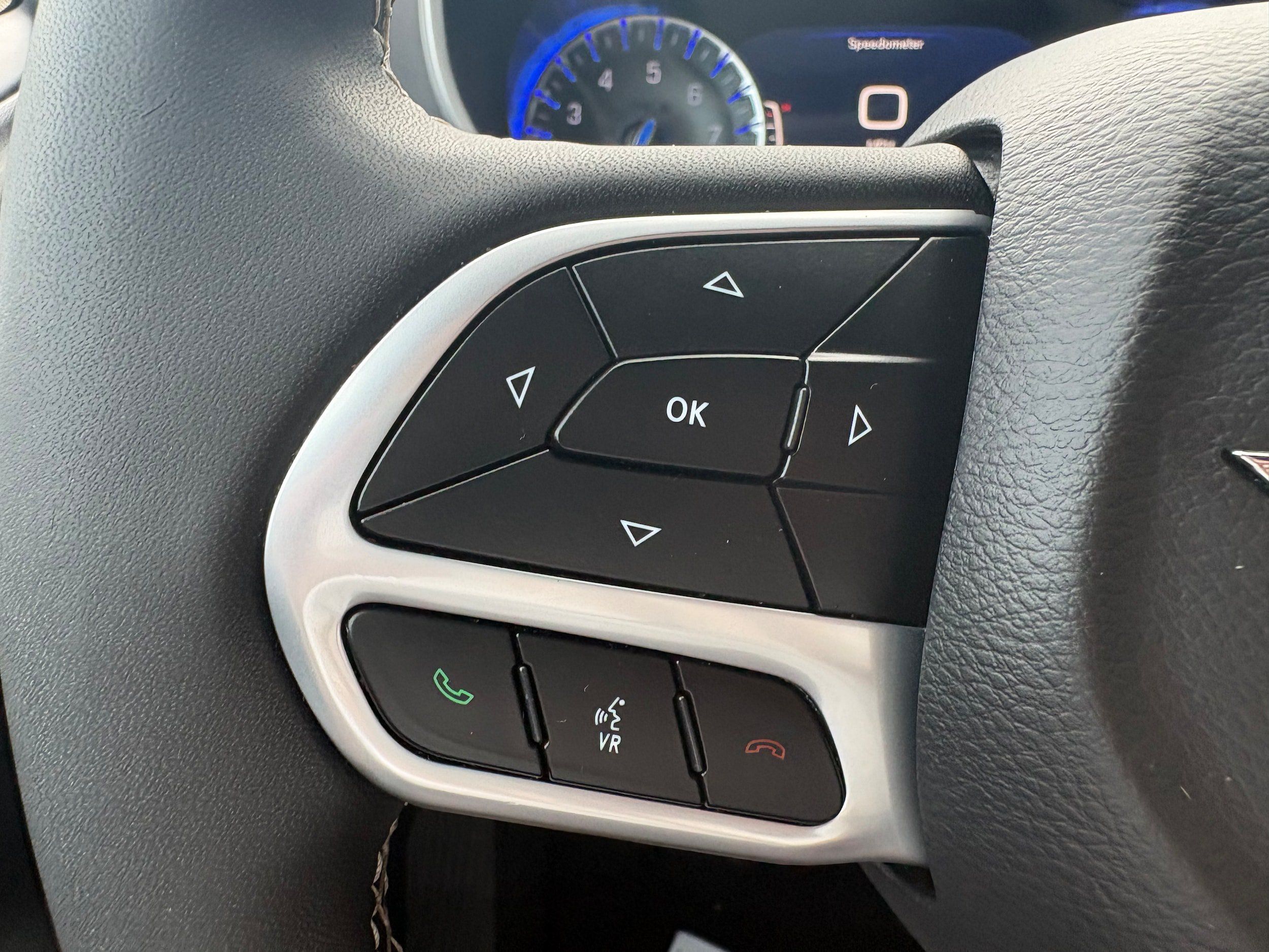 Certified 2025 Chrysler Pacifica Select FWD image 17