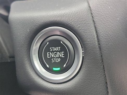 Used 2021 Chevrolet Tahoe Z71 image 31