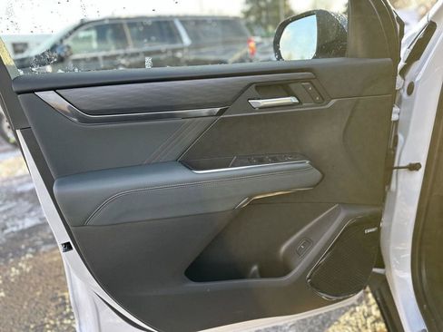 New 2026 GMC Acadia AT4 w/ LPO, Floor Liner Package image 12